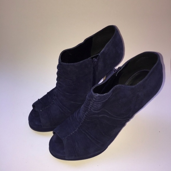 Nine West Navy Suede Peep-Toe Booties 10 - Picture 3 of 5